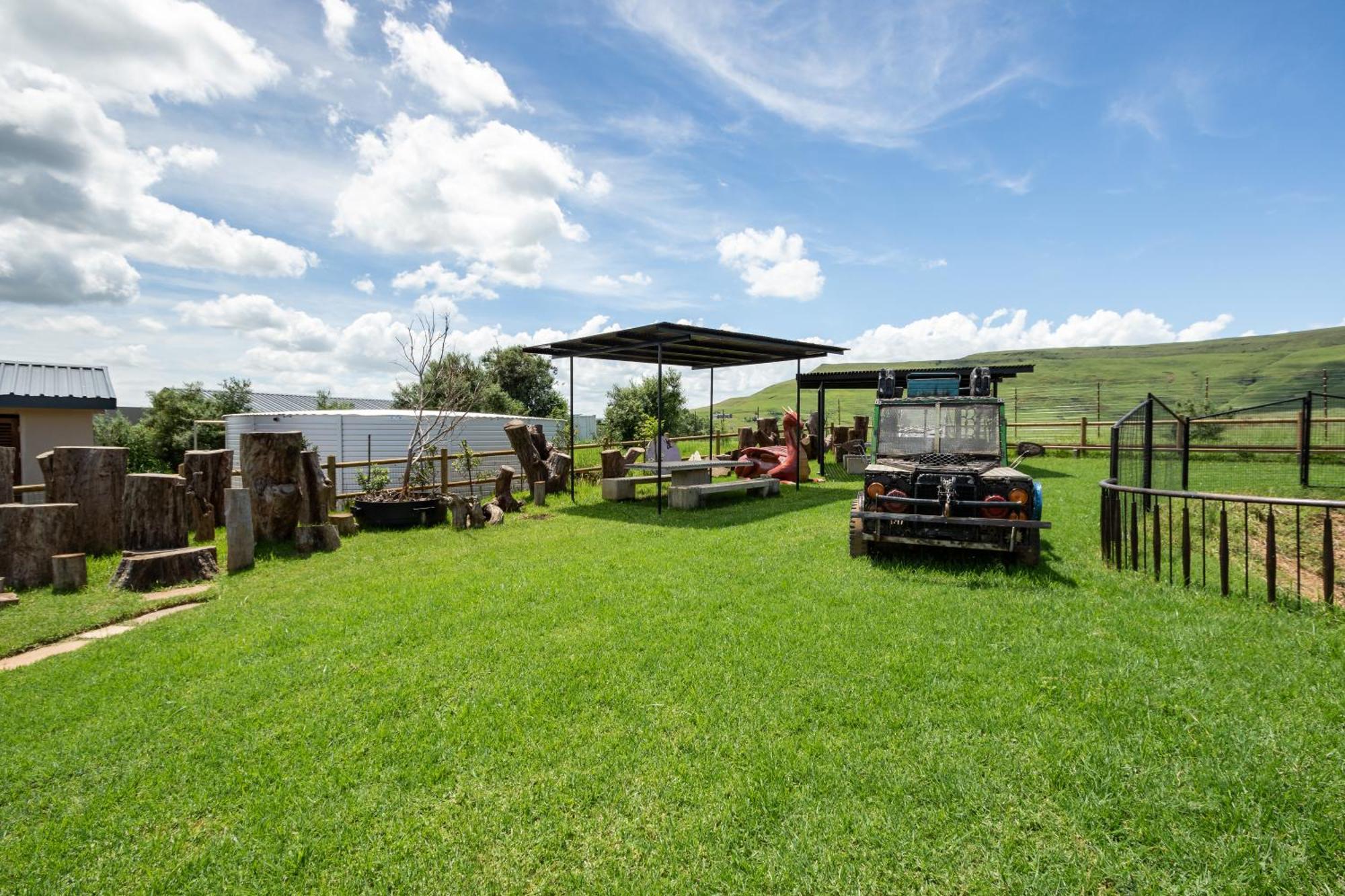 Dragonview Lodge Champagne Valley Екстериор снимка