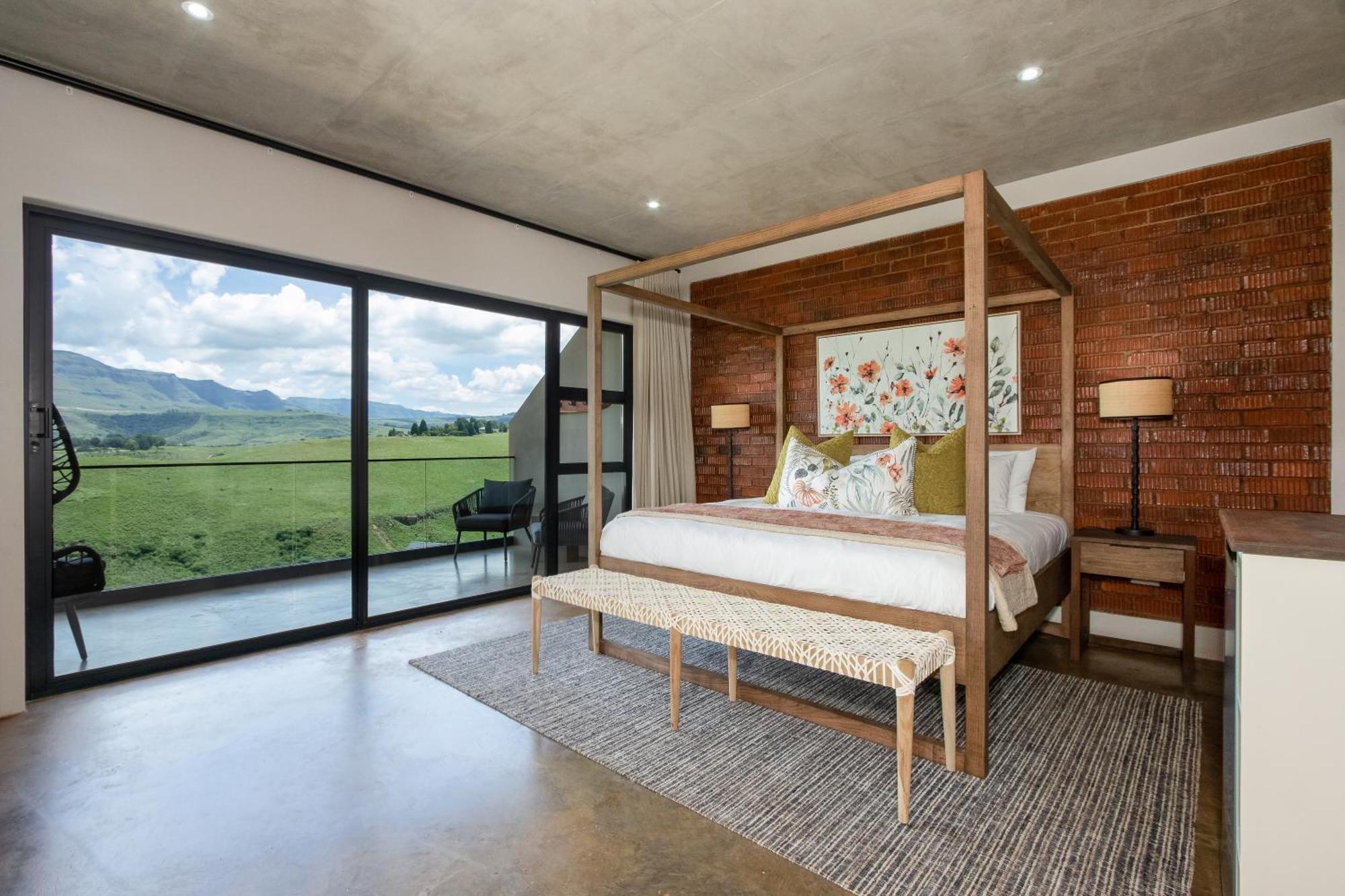 Dragonview Lodge Champagne Valley Екстериор снимка
