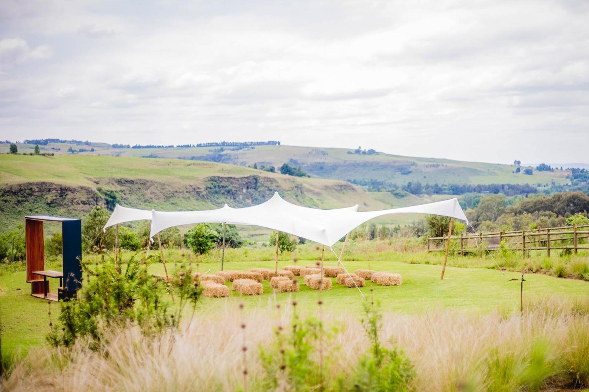 Dragonview Lodge Champagne Valley Екстериор снимка