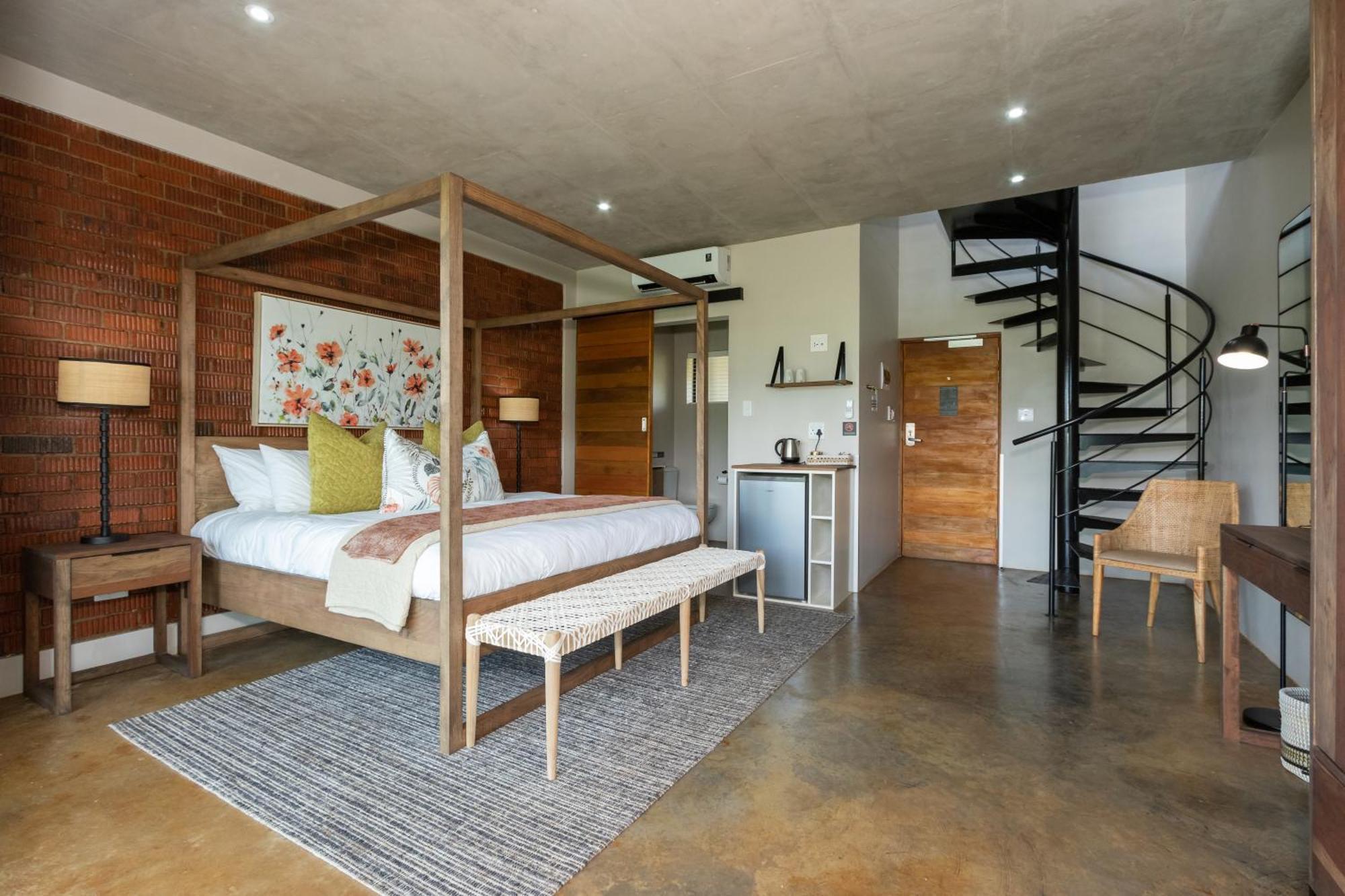 Dragonview Lodge Champagne Valley Екстериор снимка