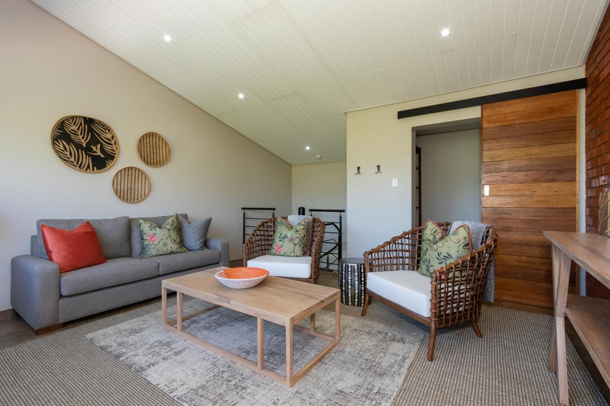 Dragonview Lodge Champagne Valley Екстериор снимка