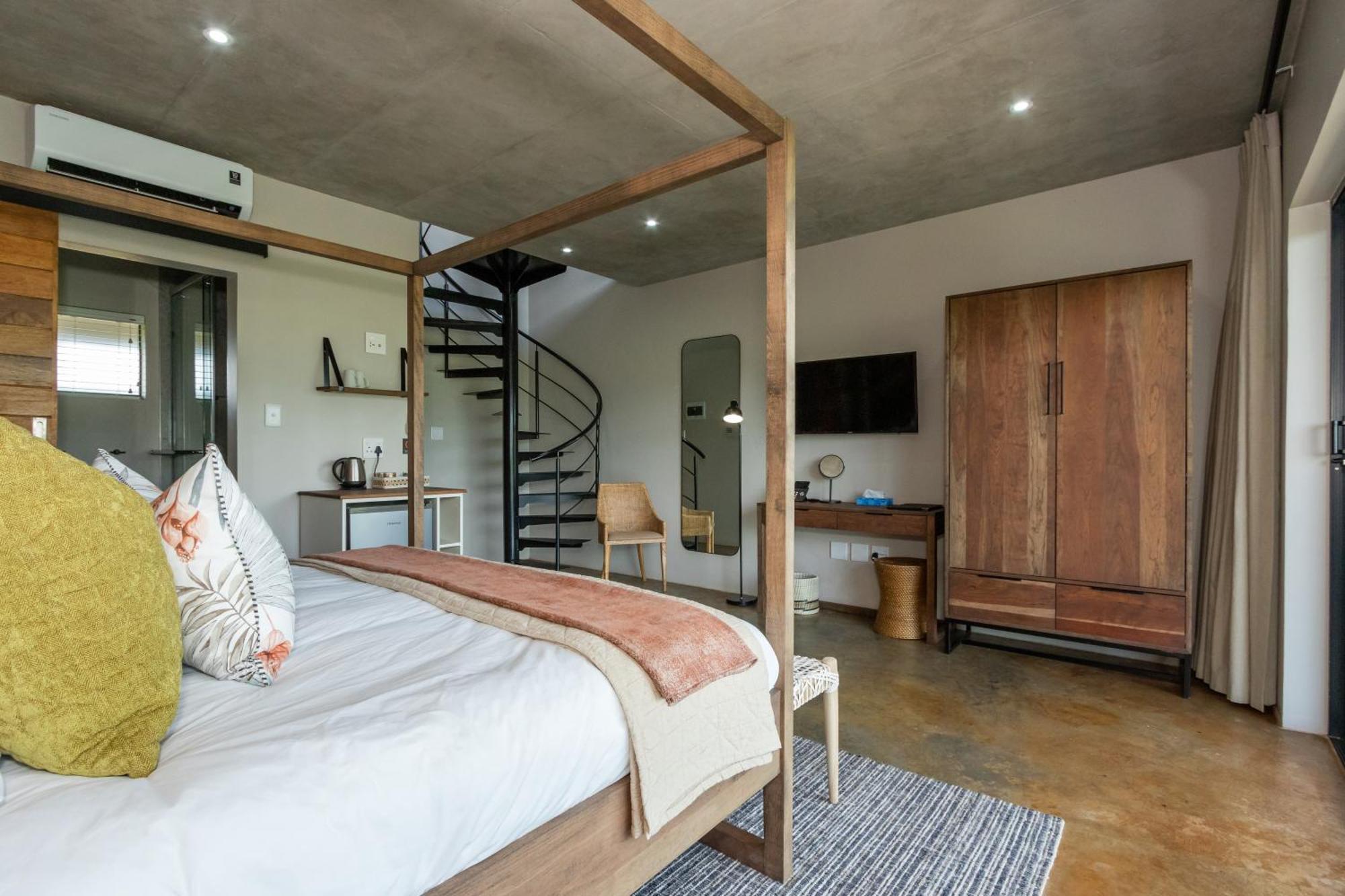 Dragonview Lodge Champagne Valley Екстериор снимка
