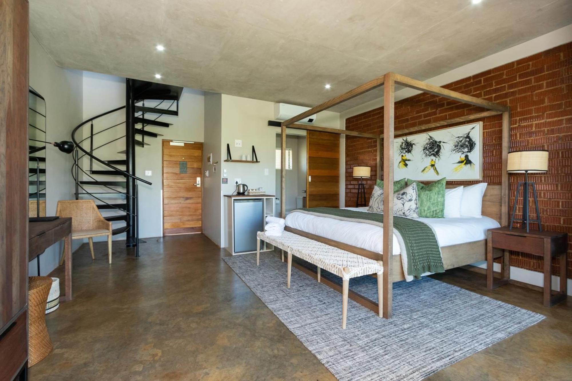 Dragonview Lodge Champagne Valley Екстериор снимка
